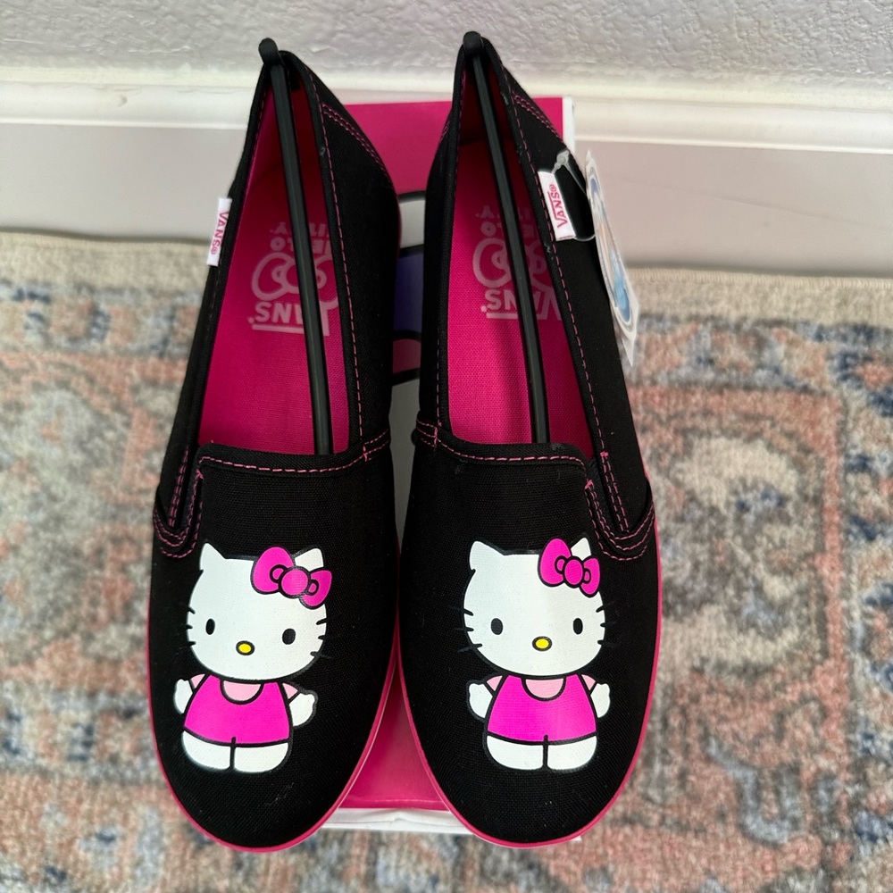 Women’s Vans Size 5.5 Hello Kitty Black/Magenta